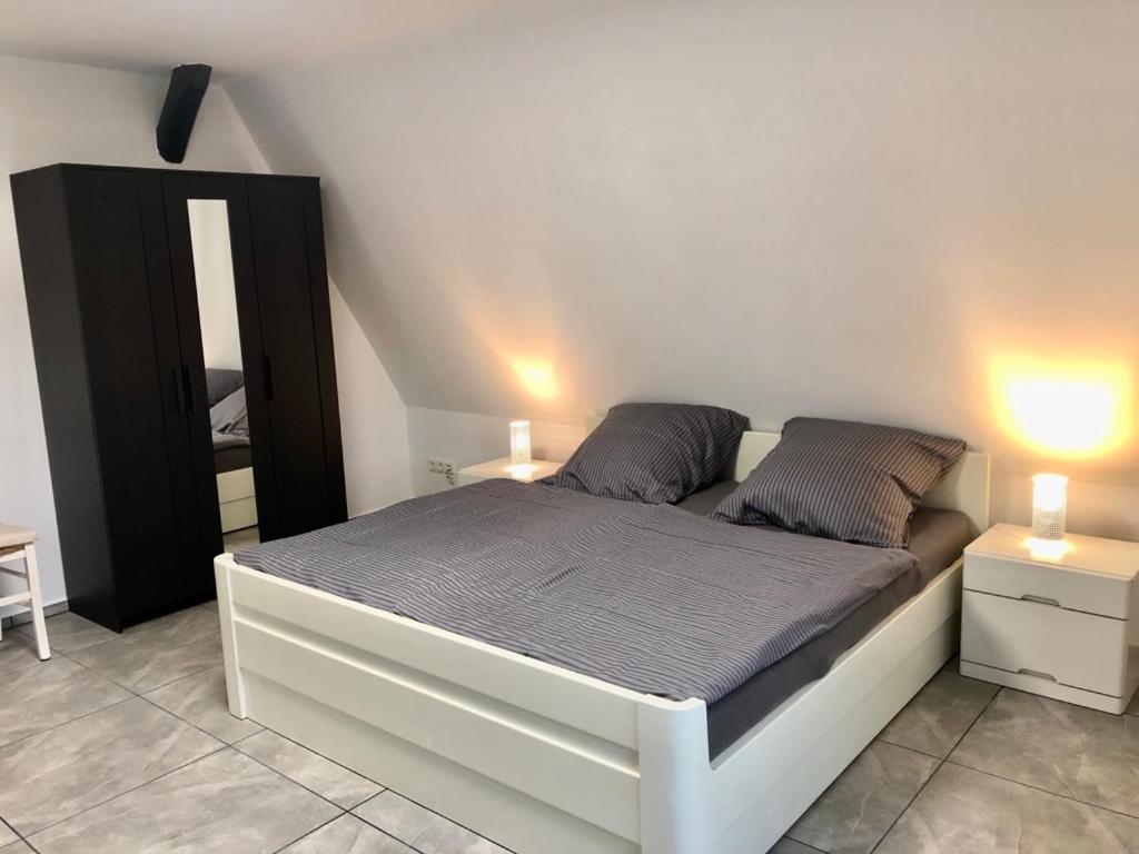 Dachgeschosswohnung Mit Seeblick Ahrensbok エクステリア 写真